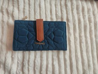 Bolso Desigual azul con monedero a juego 