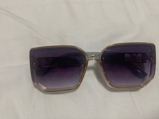 Gafas sol azules doradas
LOTE 2 gafasSUPE REBAJADO