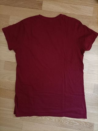 Camiseta color vino