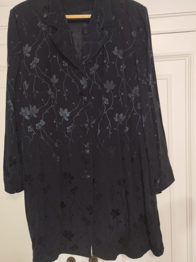 Blusón guardapolvos azul marino.alta costura.