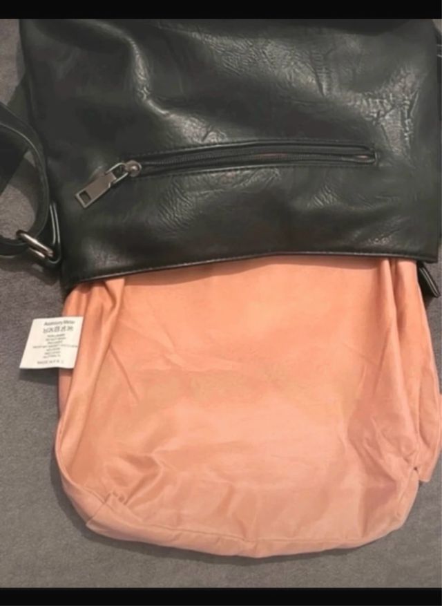 Borsa nera a tracolla