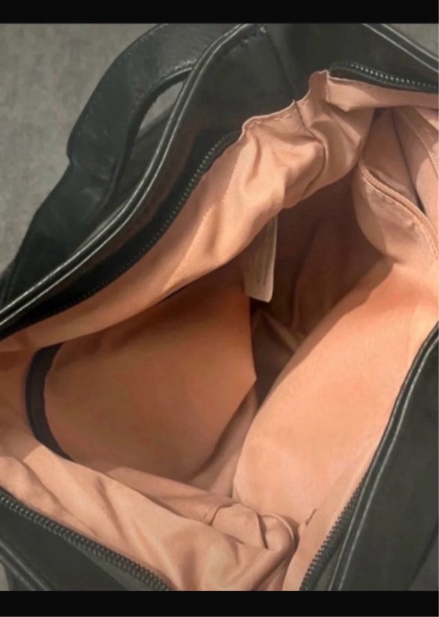 Borsa nera a tracolla