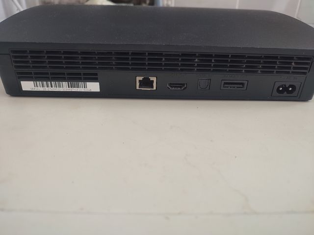 PS3 (PlayStation 3) Slim negra