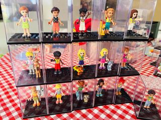 16 MiniMuñecas Lego Friends con expositores