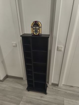 Estantería CD/DVD negra, regala radio usb arreglar