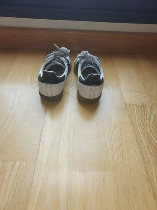 Zapatillas Adidas Samba blancas y negras
