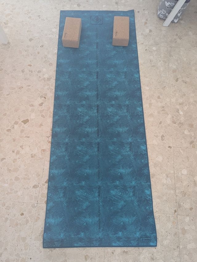 Esterilla yoga + 2 bloques corcho