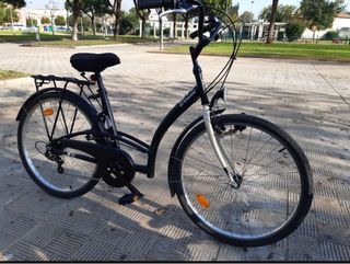 Bicicleta paseo Btwin negra