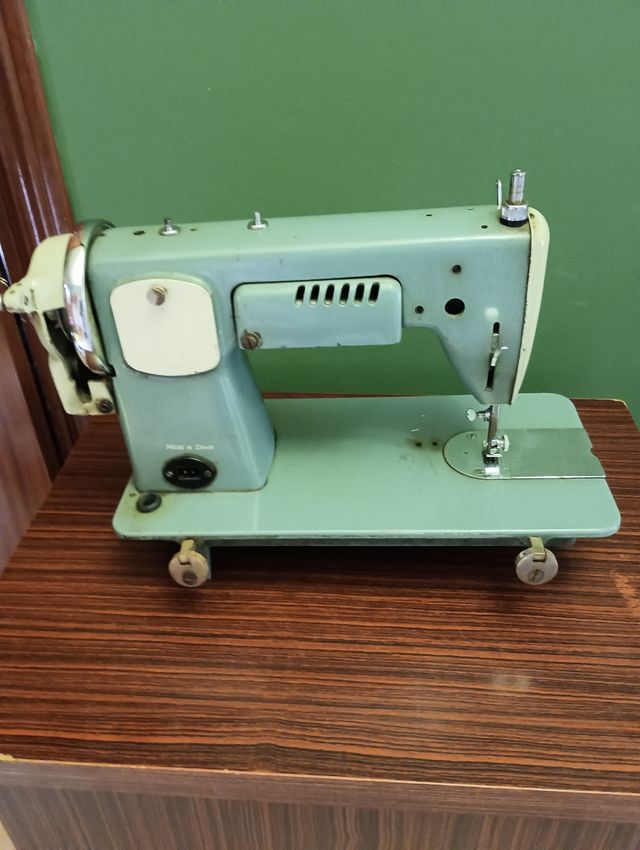 Máquina Coser Alfa Royale Antigua