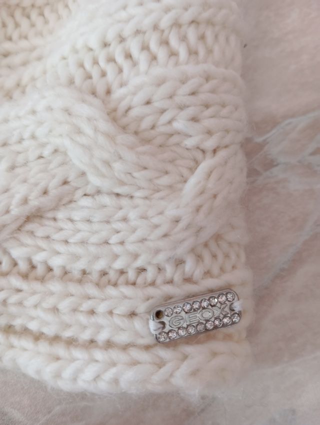 Cappello fucsia e set capello e sciarpa panna Geox