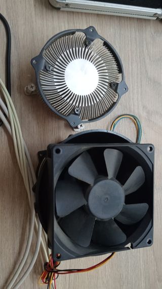 Varias partes para PC de sobremesa viejo