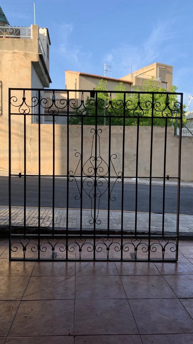 Reja forja hierro macizo 1’45 x 1’45 m. 