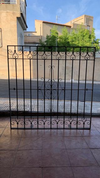 Reja forja hierro macizo 1’45 x 1’45 m. 