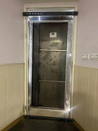 Puerta de seguridad, anti ocupas