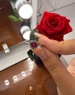 Anillo Pandora corazón rojo plata