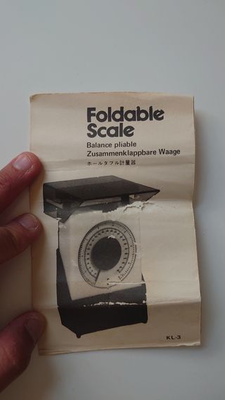 Balanza vintage pesa cartas