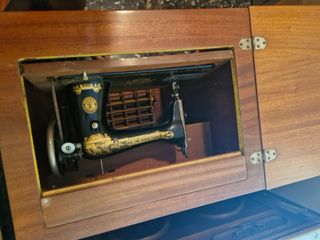 Máquina coser Singer antigua con mueble
