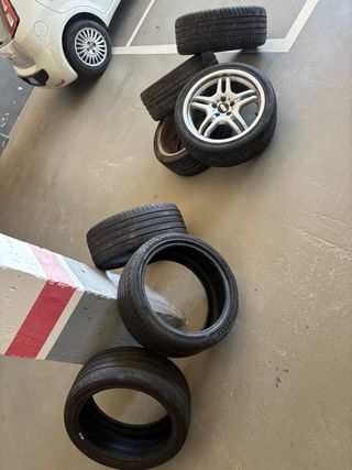 3 gomas Goodyear dos del 2022 y otra de 2017 