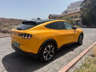 🚗 Ford Mustang Mach-E Premium AWD – 269 CV – 2023