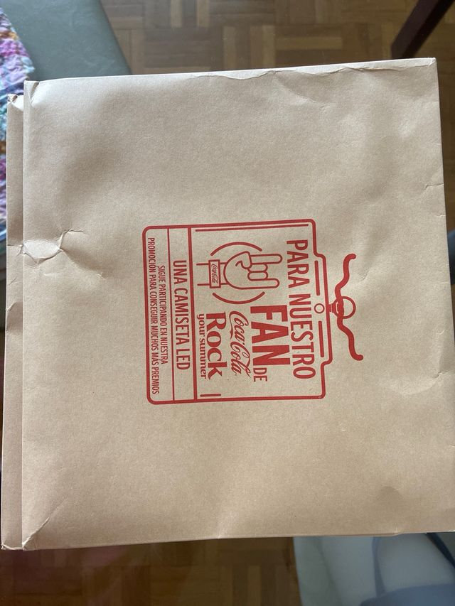 Talla M y Talla XL luz CocaCola negra -