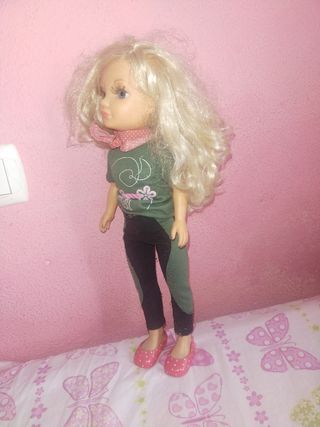 Muñeca Nancy costurera