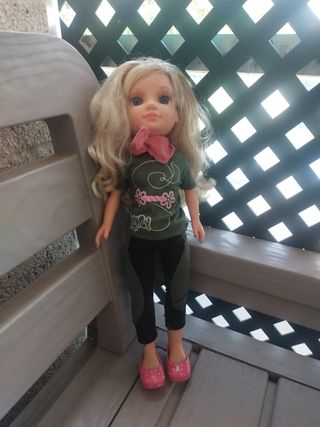 Muñeca Nancy costurera