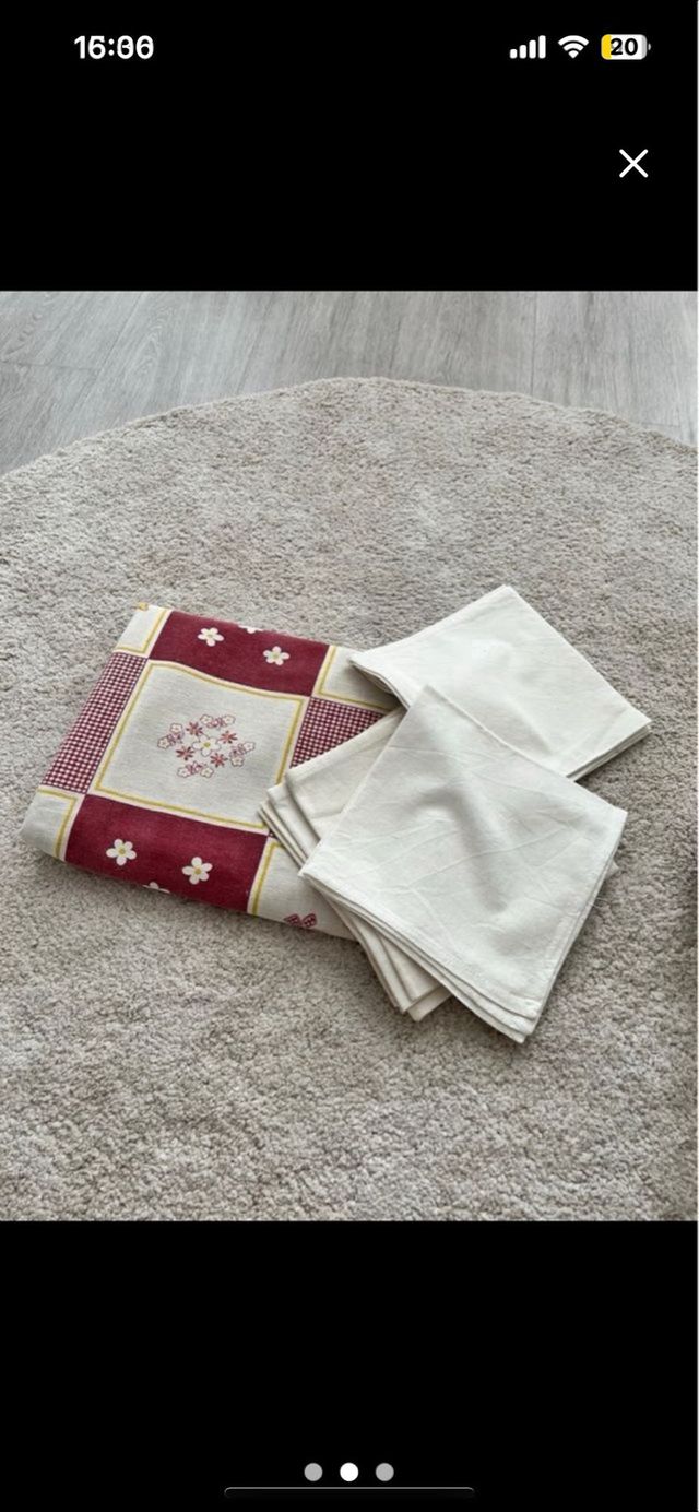 Mantel y servilletas - Rojo y beige