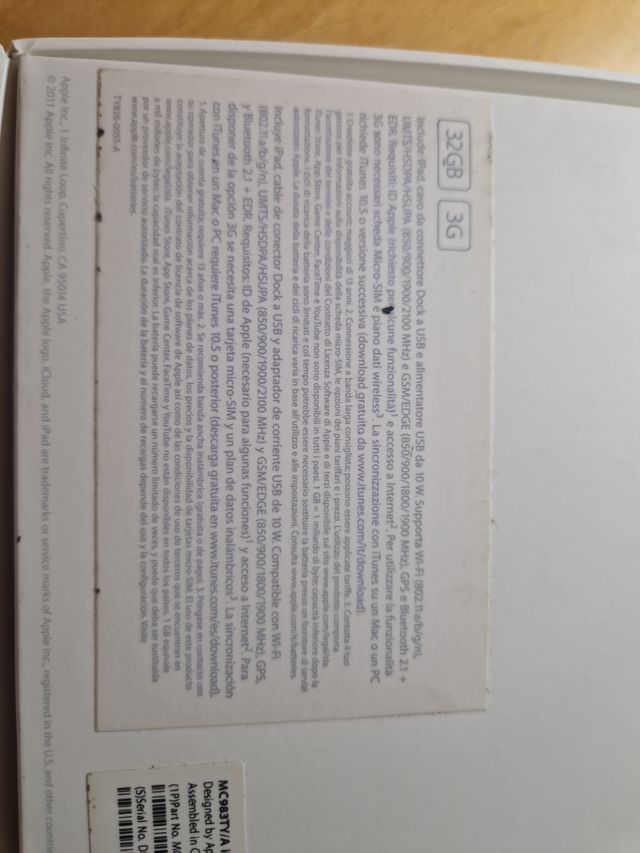 iPad 2 - Tableta blanca y plateada