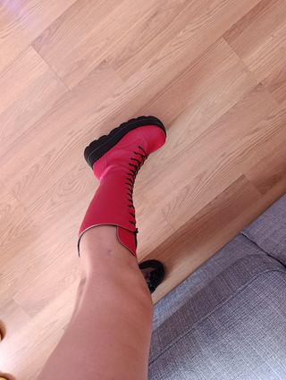Botas rojas altas mujer