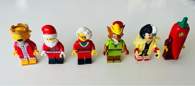 Minifiguras Lego variadas con expositor