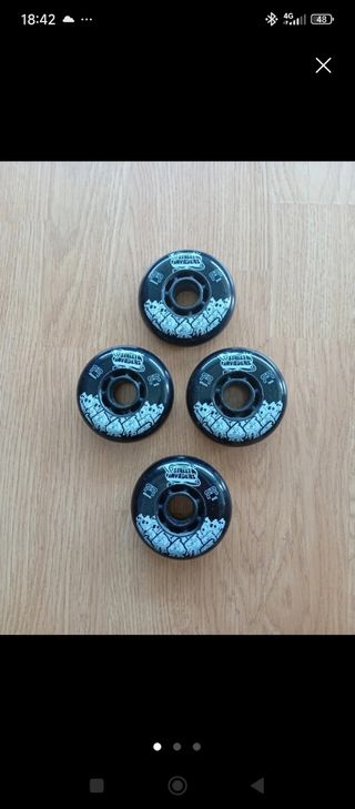 8 ruedas Ruedas Seba 4 en morado y 4 en negro 