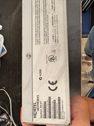 Lote Switch 24 puertos  + centralita 