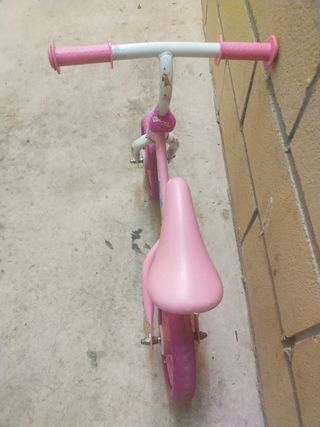 Bicicleta sin pedales niña