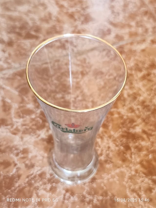 Vaso Carlsberg dorado
