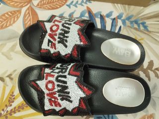 Sandalias negras con lentejuelas