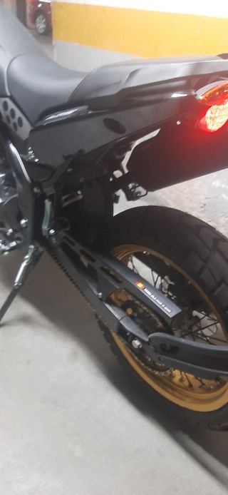 Rieju Tango scrambler 125centimetros cúbicos E5