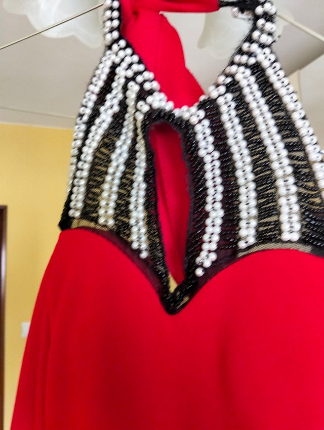 Vestido (mono) rojo con pedrería