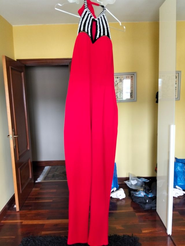 Vestido (mono) rojo con pedrería