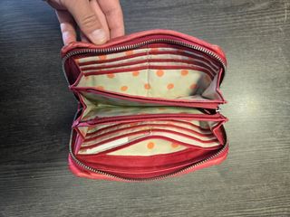 Portafoglio rosso in pelle