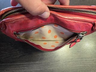 Portafoglio rosso in pelle