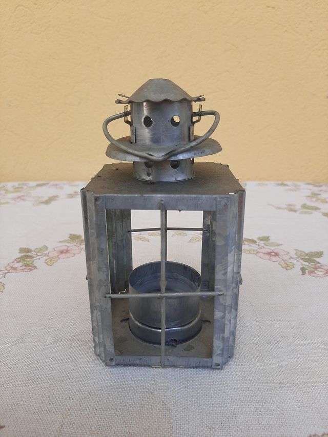 Lanterna in metallo vintage