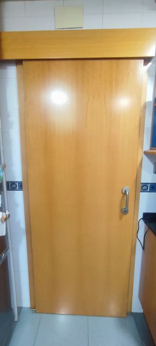 Puertas haya vaporizada
con manetas y tapetas incl