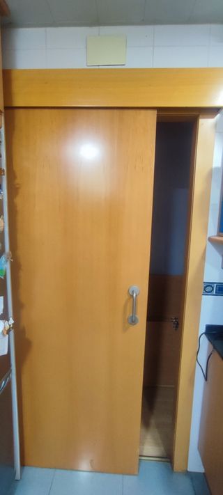 Puertas haya vaporizada
con manetas y tapetas incl