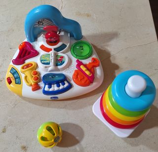 Juguetes bebé: sonajero, piano y torre