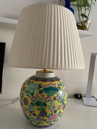 Lámpara de mesa porcelana
