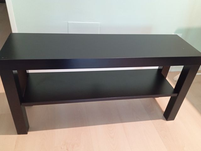 Mueble LACK Ikea. Estatería, zapatero, television