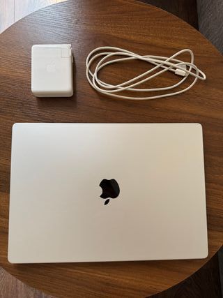 MacBook Pro 16" (2021) M1 Pro - 16GB