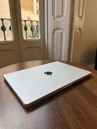 MacBook Pro 16" (2021) M1 Pro - 16GB