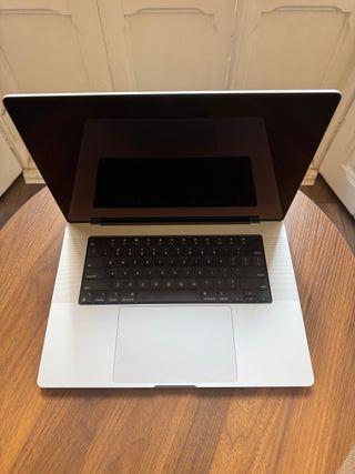 MacBook Pro 16" (2021) M1 Pro - 16GB