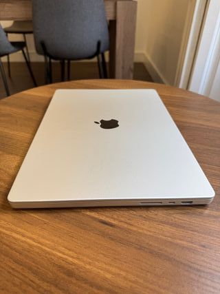 MacBook Pro 16" (2021) M1 Pro - 16GB